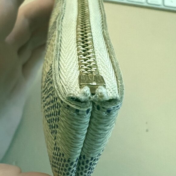 Louis Vuitton Damier Azur Key Pouch - Picture 6 of 13